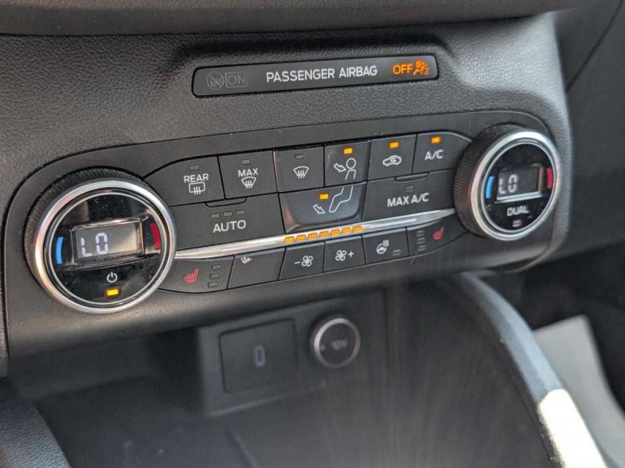 2020 Ford Escape Titanium  **TITANIUM PREMIUM PKG** Photo