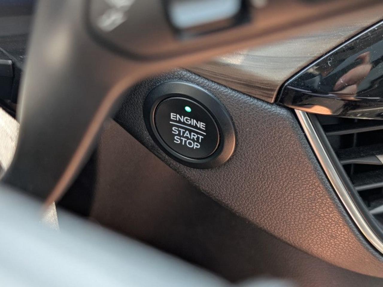 2020 Ford Escape Titanium  **TITANIUM PREMIUM PKG** Photo