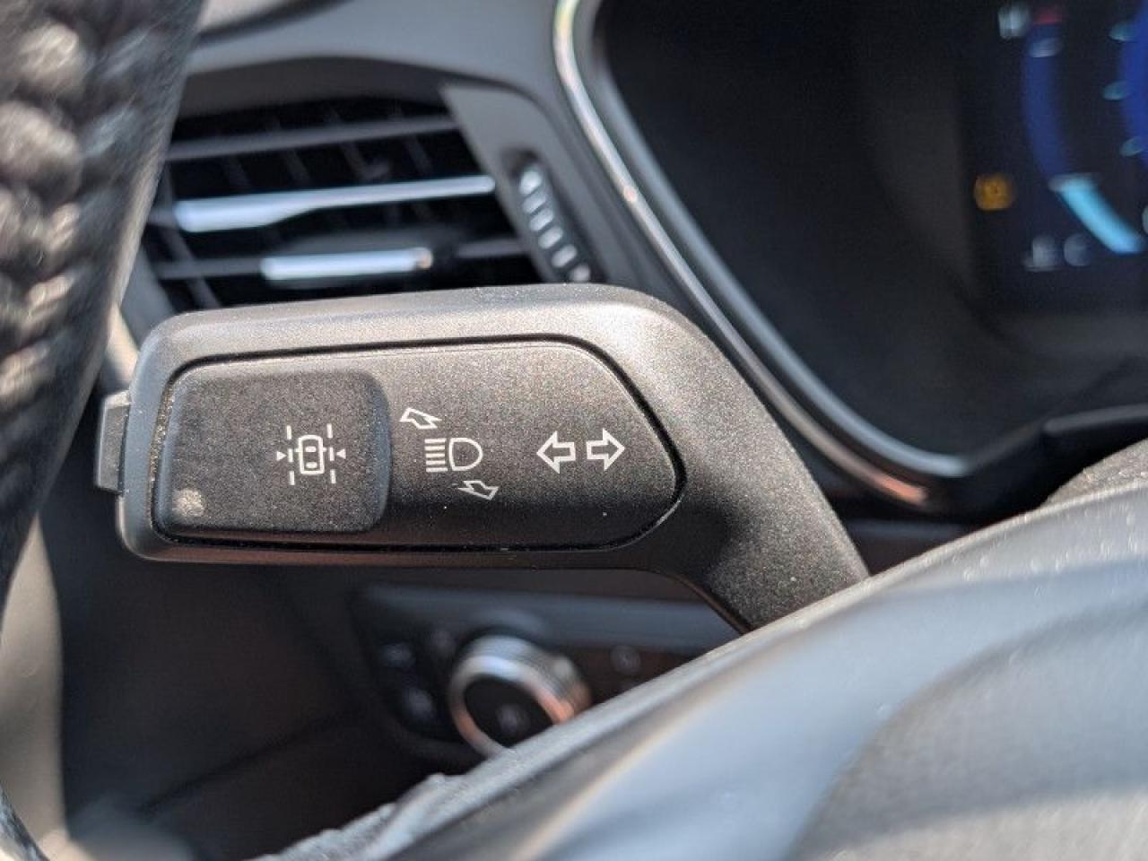 2020 Ford Escape Titanium  **TITANIUM PREMIUM PKG** Photo