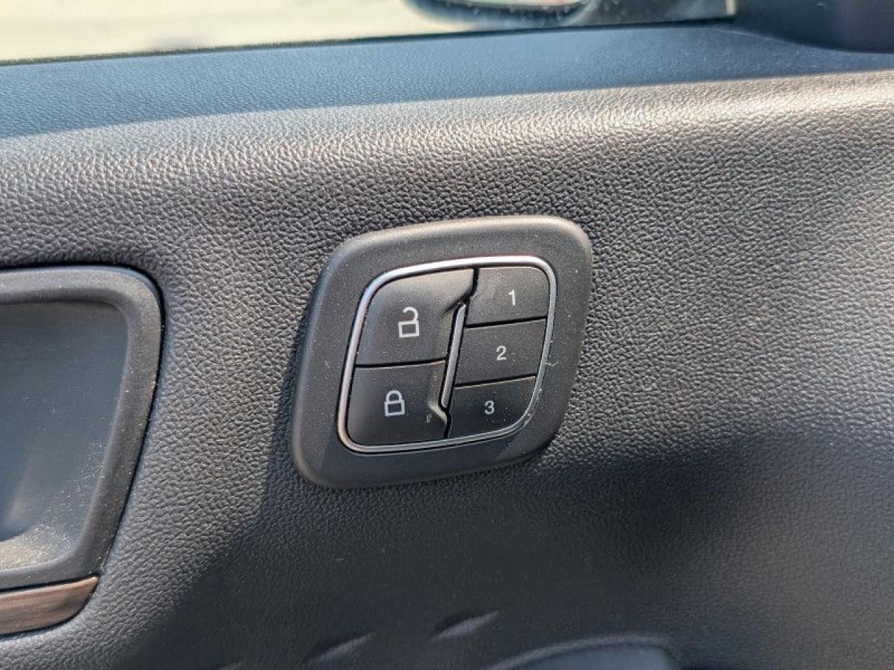 2020 Ford Escape Titanium  **TITANIUM PREMIUM PKG** Photo