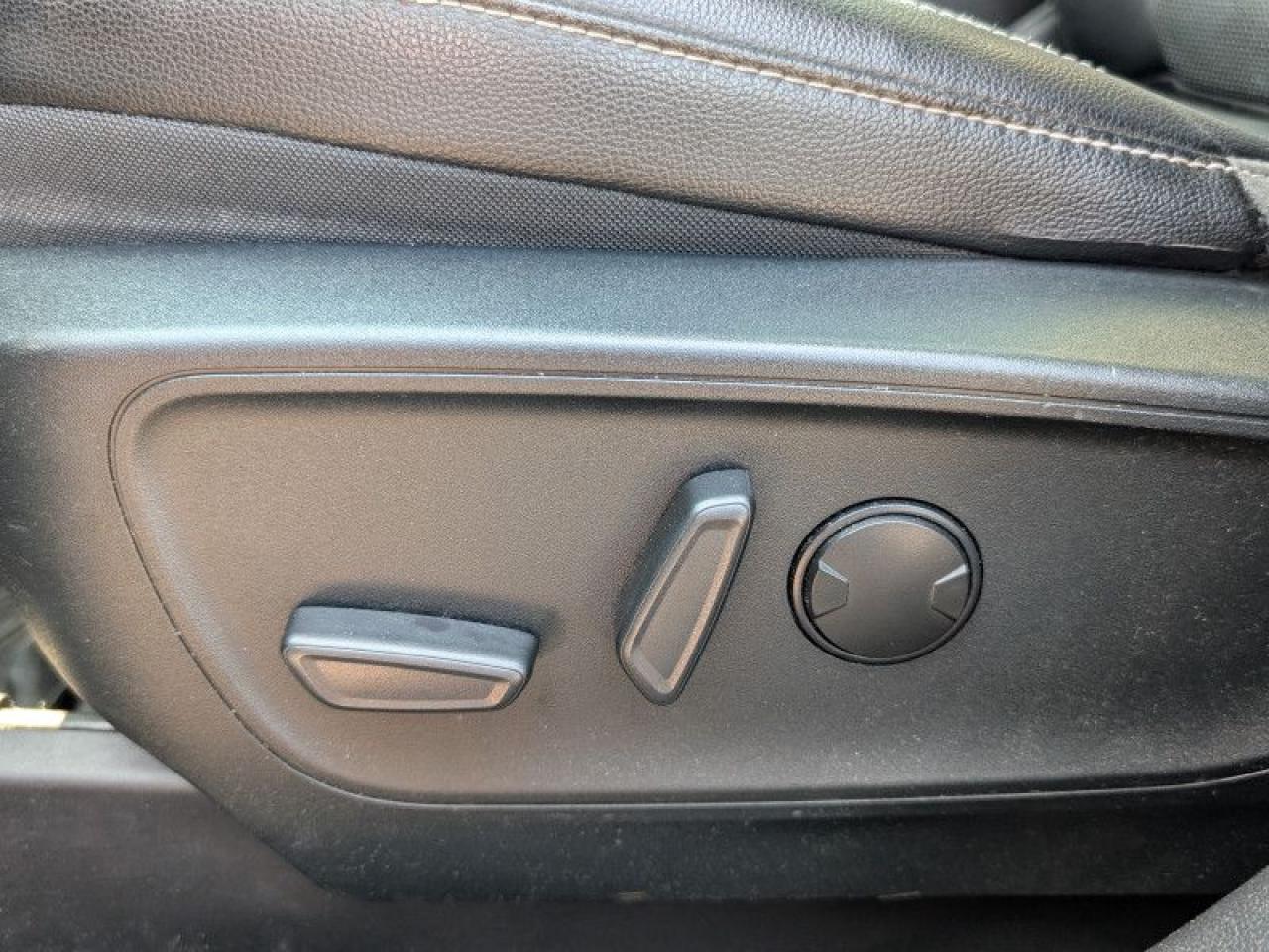 2020 Ford Escape Titanium  **TITANIUM PREMIUM PKG** Photo