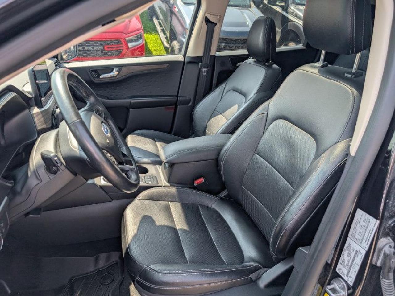 2020 Ford Escape Titanium  **TITANIUM PREMIUM PKG** Photo