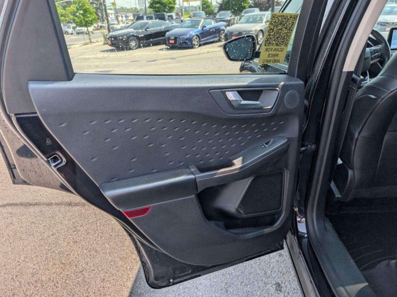 2020 Ford Escape Titanium  **TITANIUM PREMIUM PKG** Photo