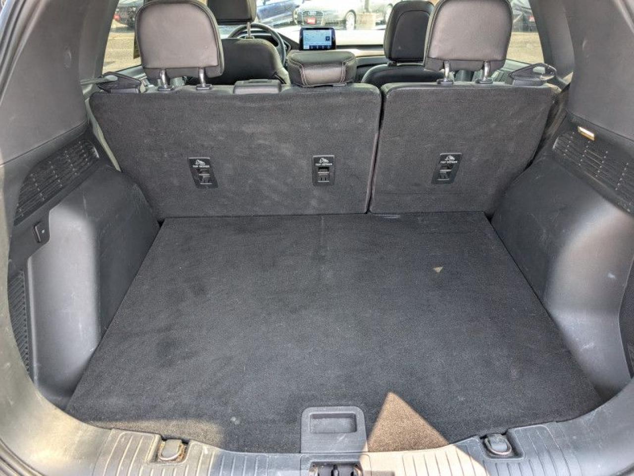 2020 Ford Escape Titanium  **TITANIUM PREMIUM PKG** Photo