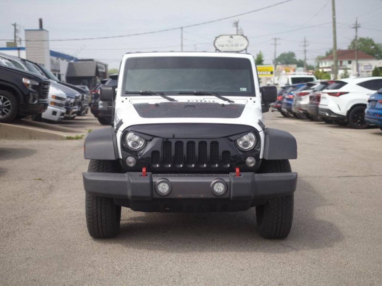 2017 Jeep Wrangler Unlimited Sport  **AFTERMARKET ANDROID SCREEN** Photo4