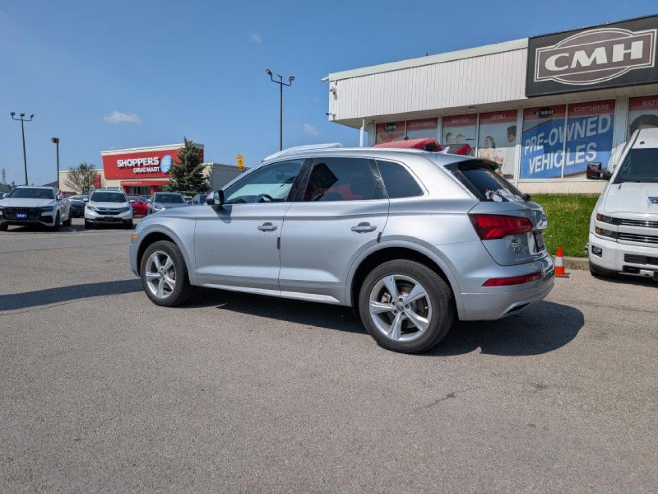 2018 Audi Q5 2.0 TFSI quattro Progressiv  **VERY LOW KMS** Photo3