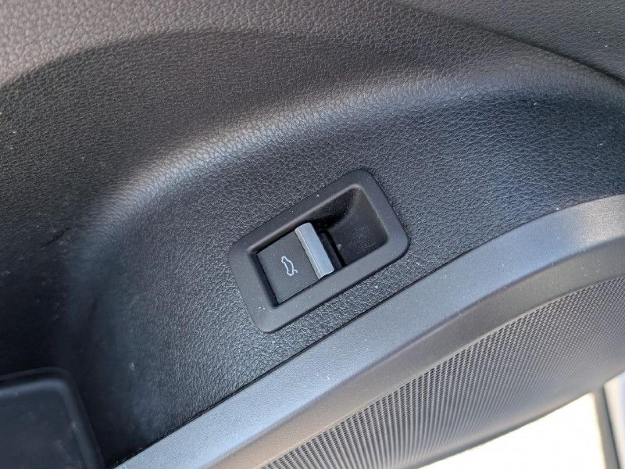 2018 Audi Q5 2.0 TFSI quattro Progressiv  **VERY LOW KMS** Photo