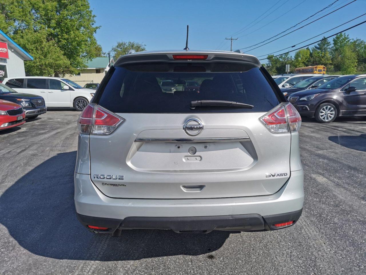 2016 Nissan Rogue S AWD - Photo #4