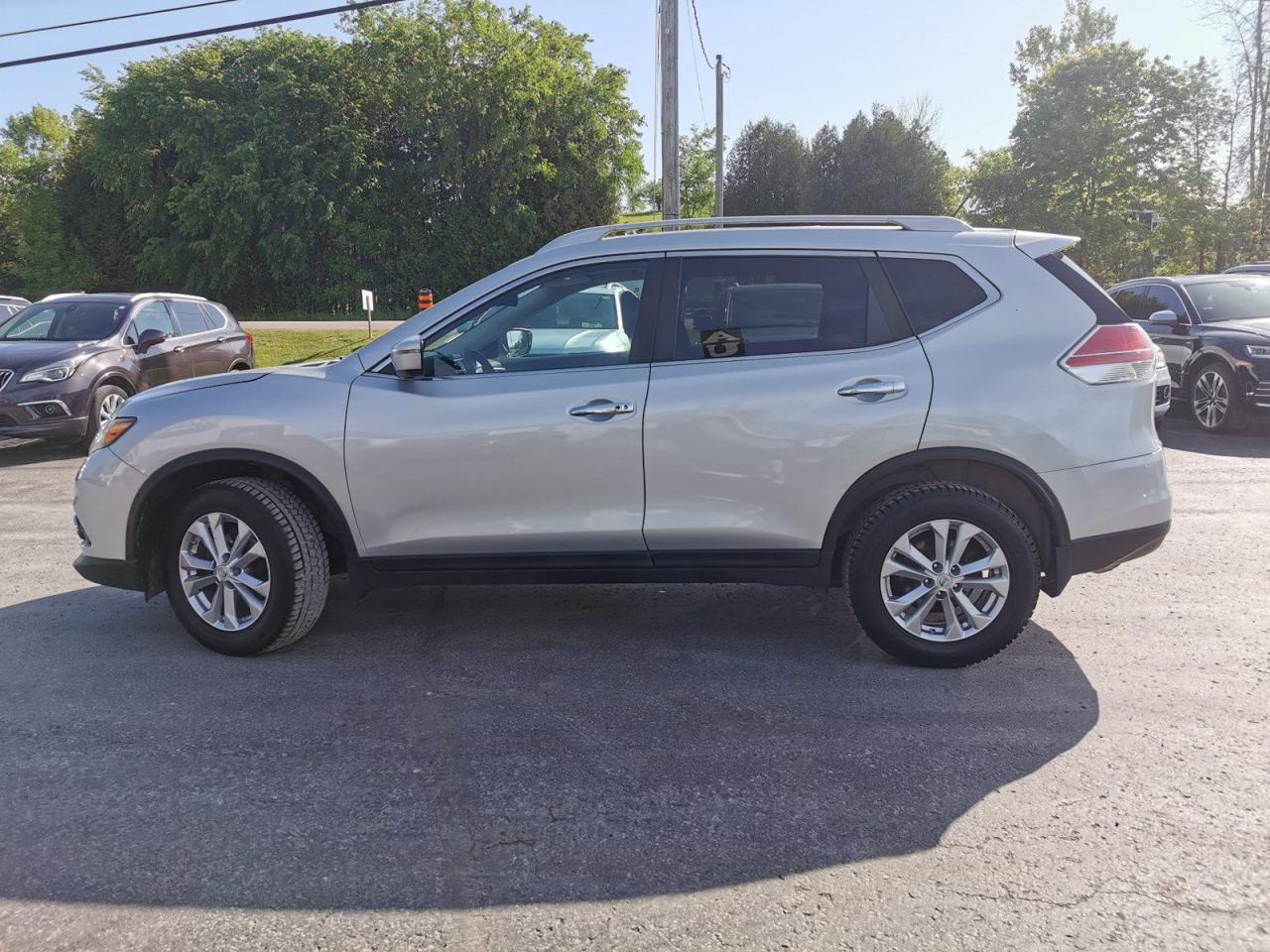 2016 Nissan Rogue S AWD - Photo #2