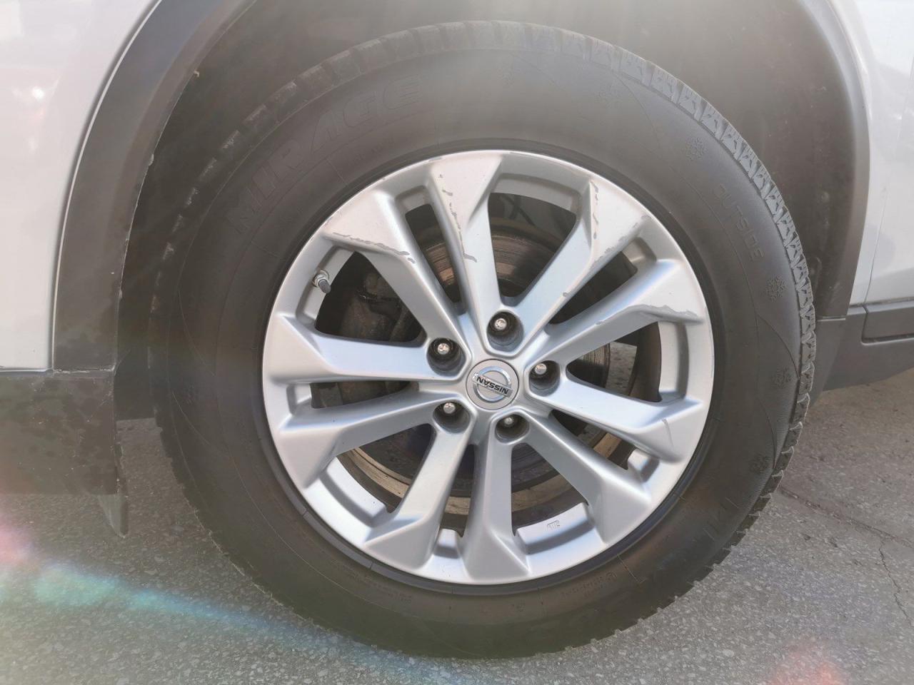 2016 Nissan Rogue S AWD - Photo #9