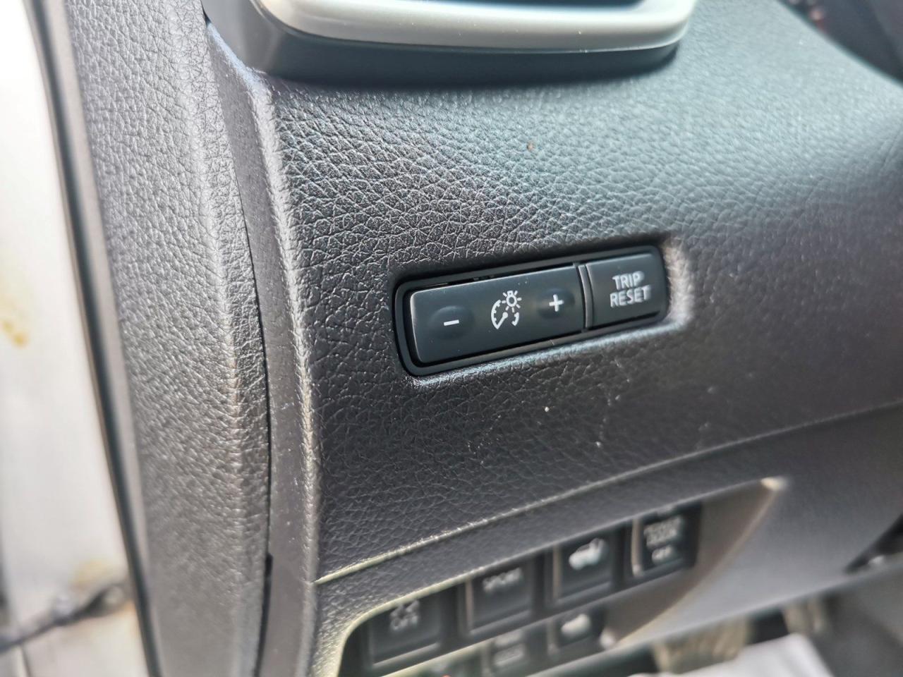 2016 Nissan Rogue S AWD - Photo #13