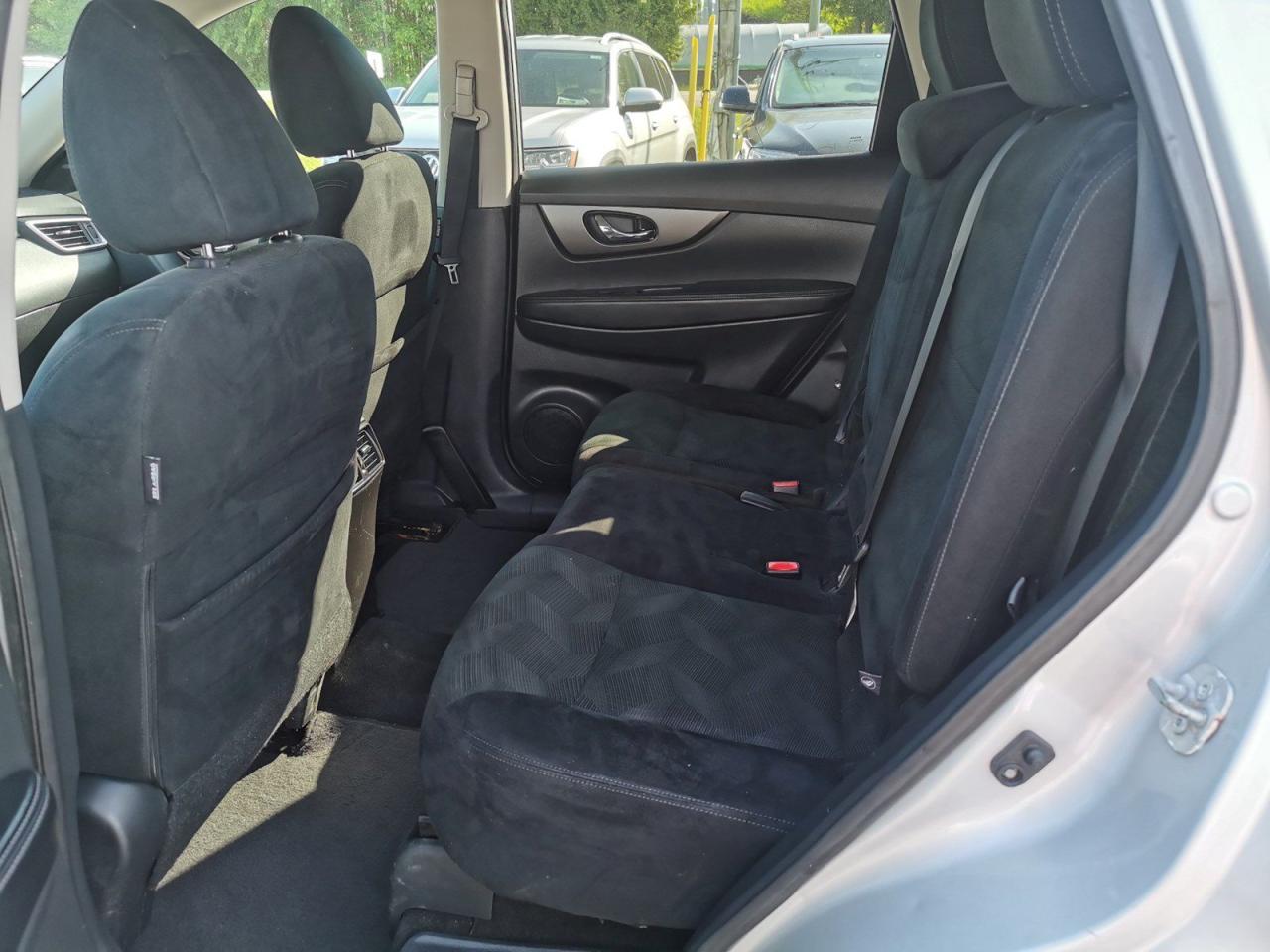 2016 Nissan Rogue S AWD - Photo #16
