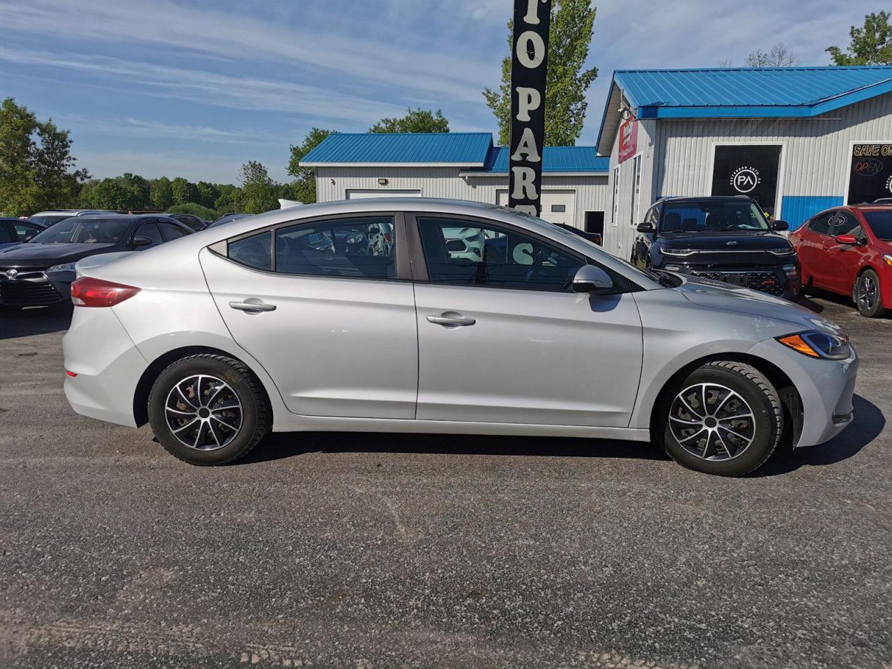 2017 Hyundai Elantra SE - Photo #6
