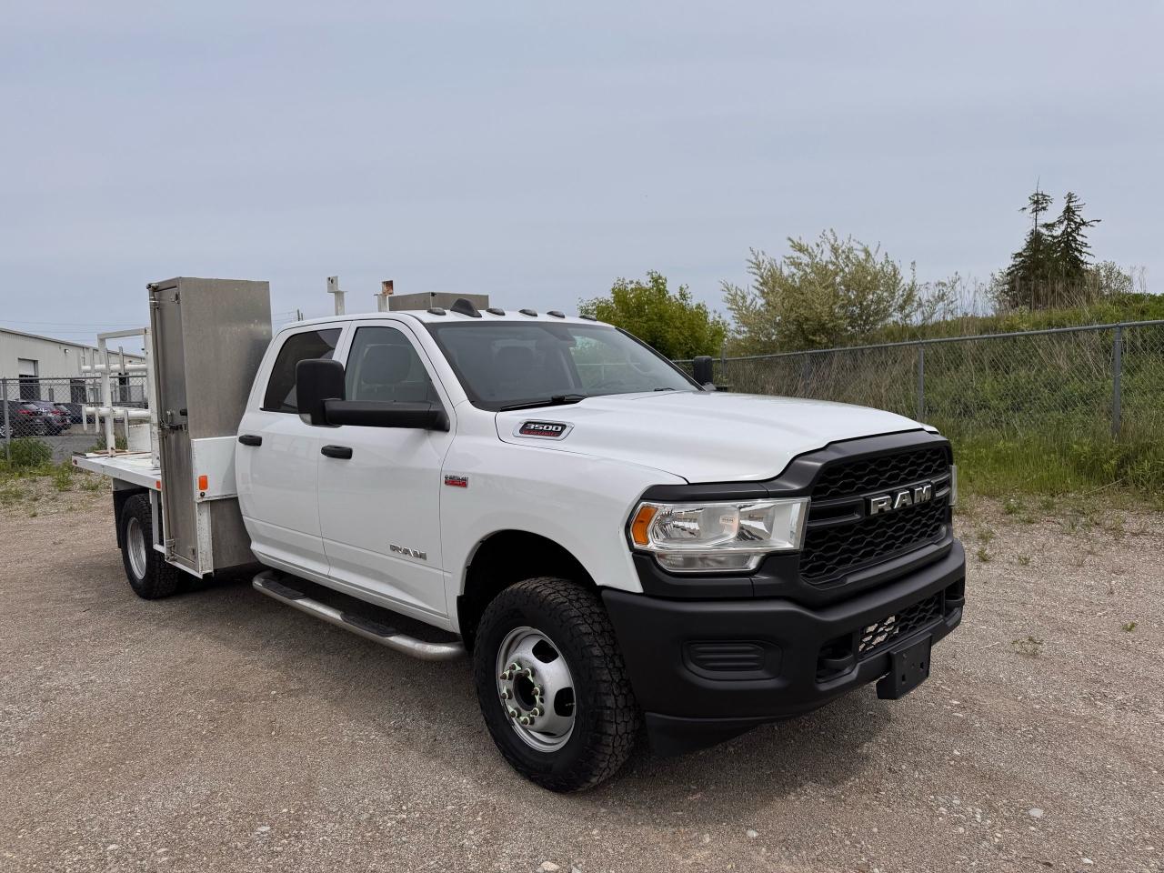 2019 RAM 3500 4x4 crew cab Dually - Photo #4