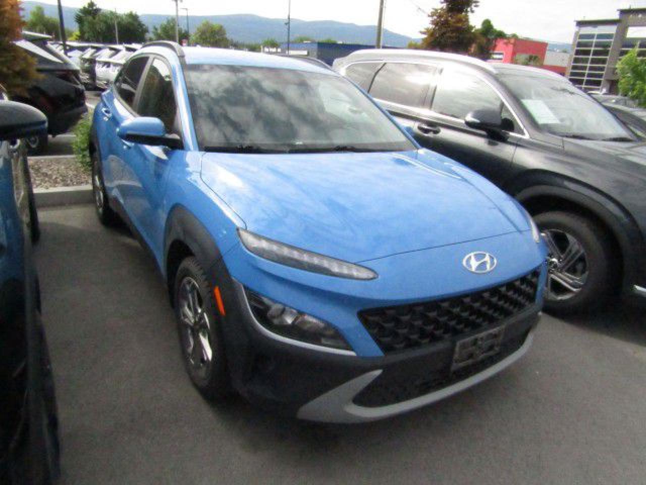 Used 2022 Hyundai KONA LE NO ACCIDENT! APPLE CARPLAY! ANDROID AUTO! FORWARD COLLISION! for sale in Kelowna, BC