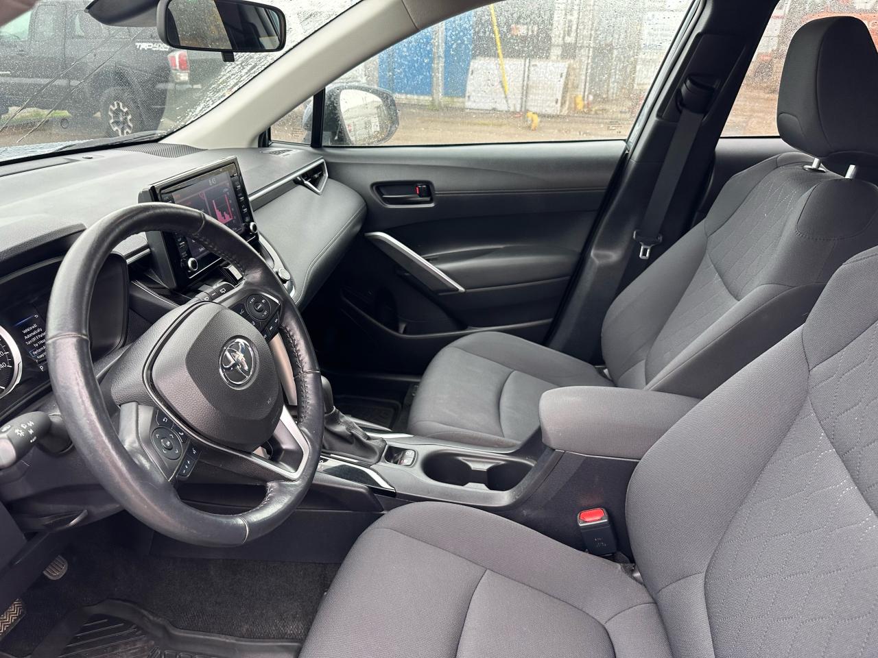 2022 Toyota Corolla Cross LE Photo