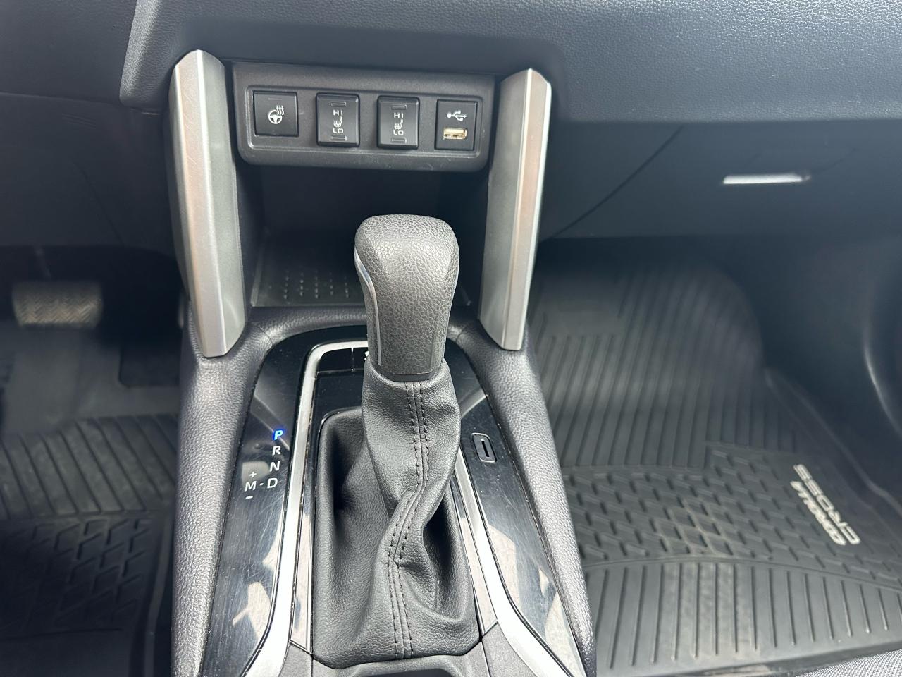 2022 Toyota Corolla Cross LE Photo