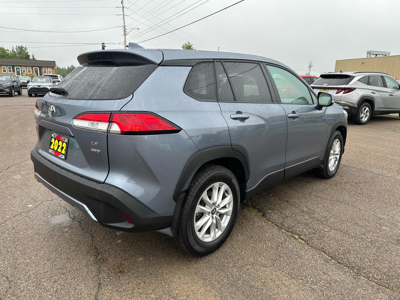 2022 Toyota Corolla Cross LE Photo4