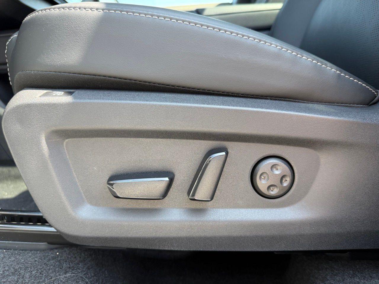 12577835