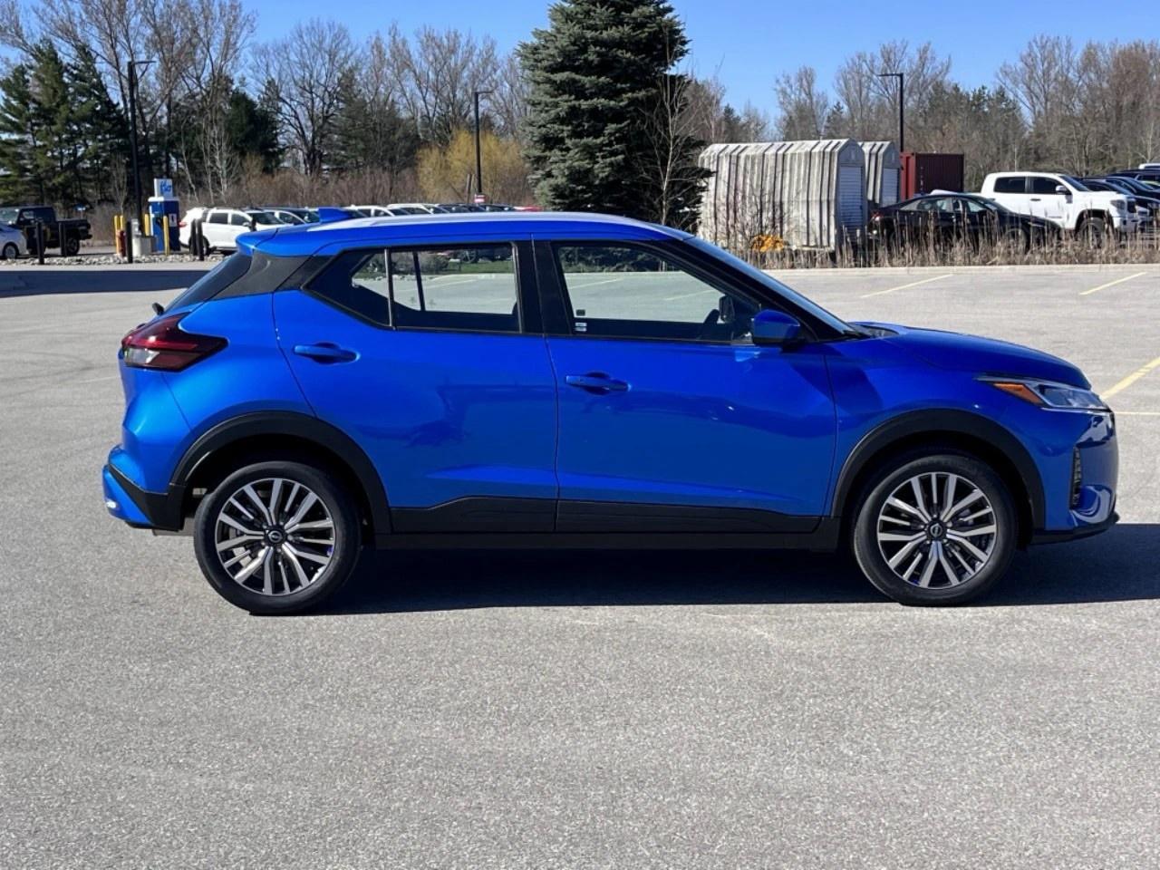 2025 Nissan Kicks Play SV FWD Photo