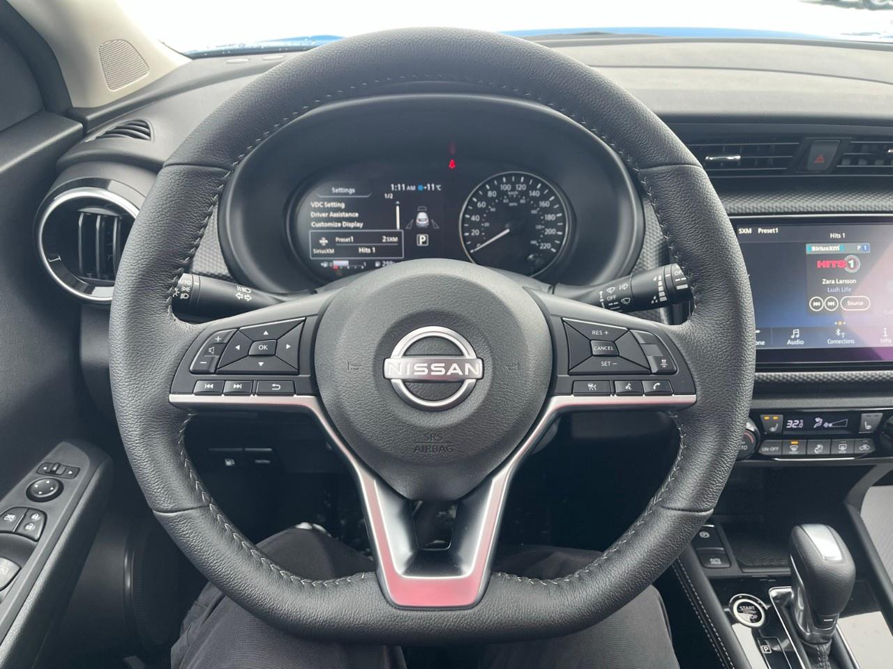 2025 Nissan Kicks Play SV FWD Photo