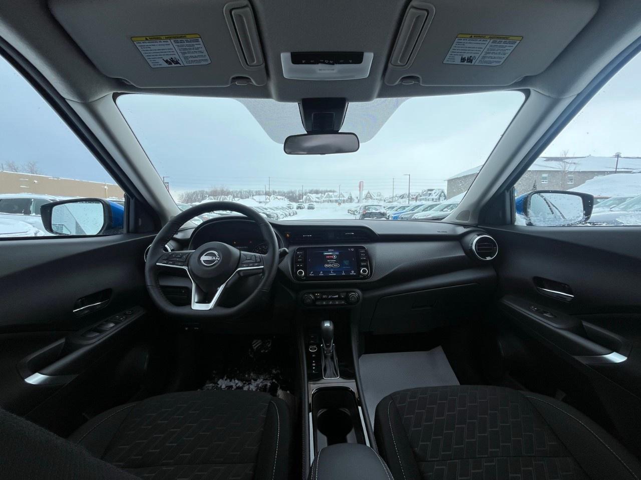 2025 Nissan Kicks Play SV FWD Photo