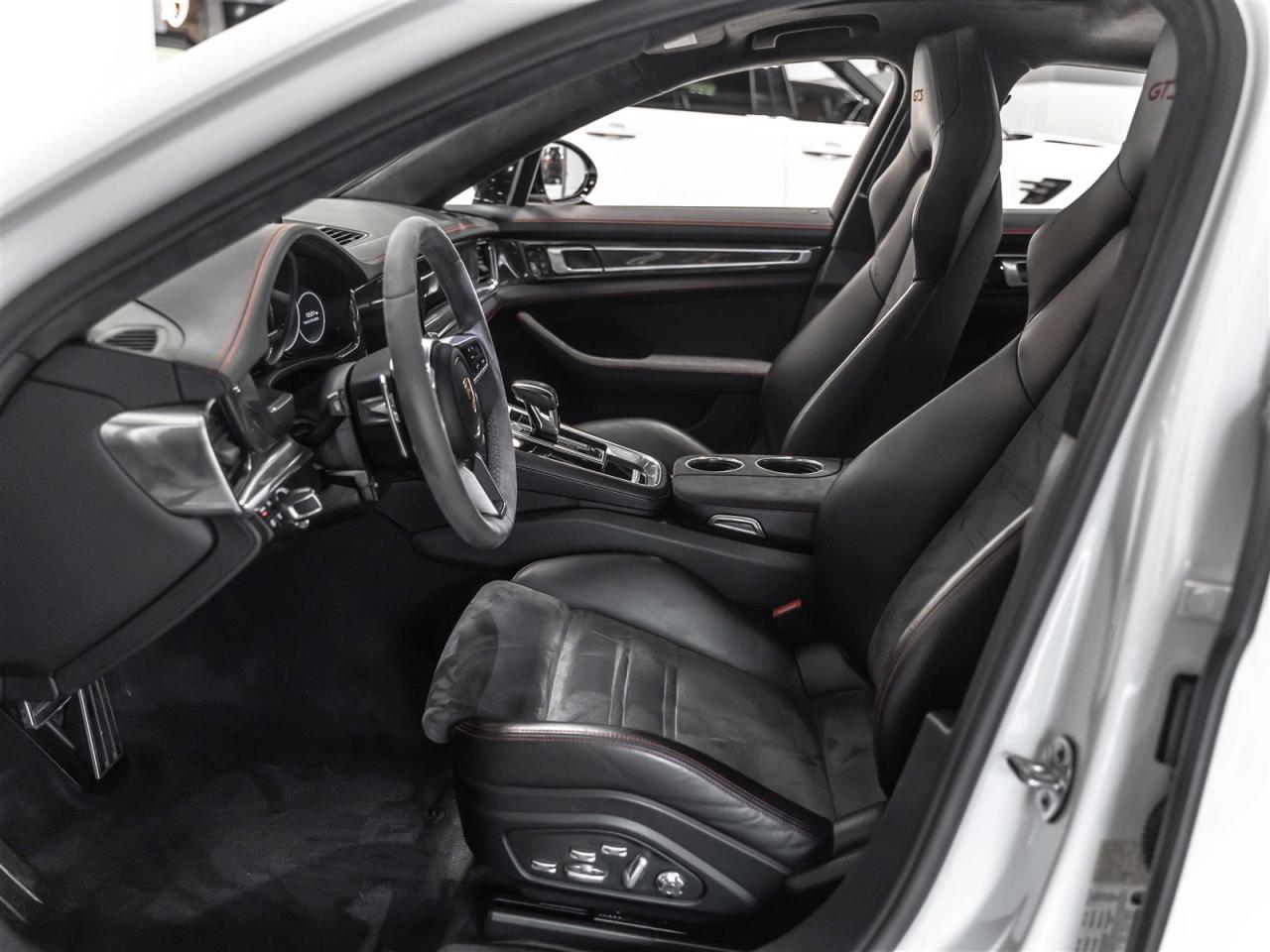 2020 Porsche Panamera GTS|PREMIUM PLUS|CARBON|SPORT DESIGN|NIGHT VISION|ASSISTANCE PKG Photo