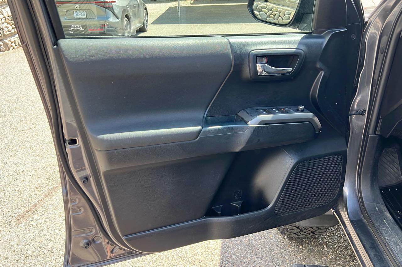 2017 Toyota Tacoma TRD UPGRADE Photo
