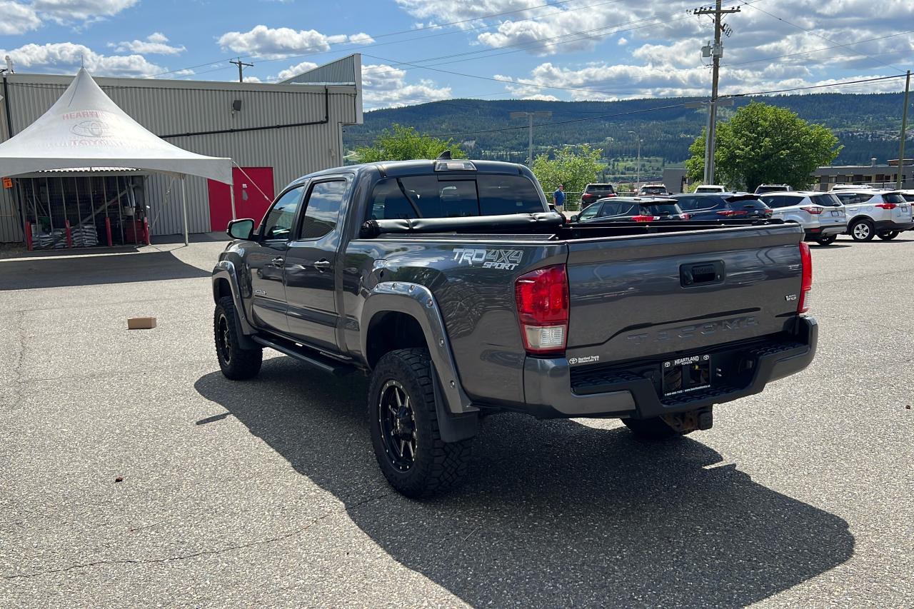 2017 Toyota Tacoma TRD UPGRADE Photo4
