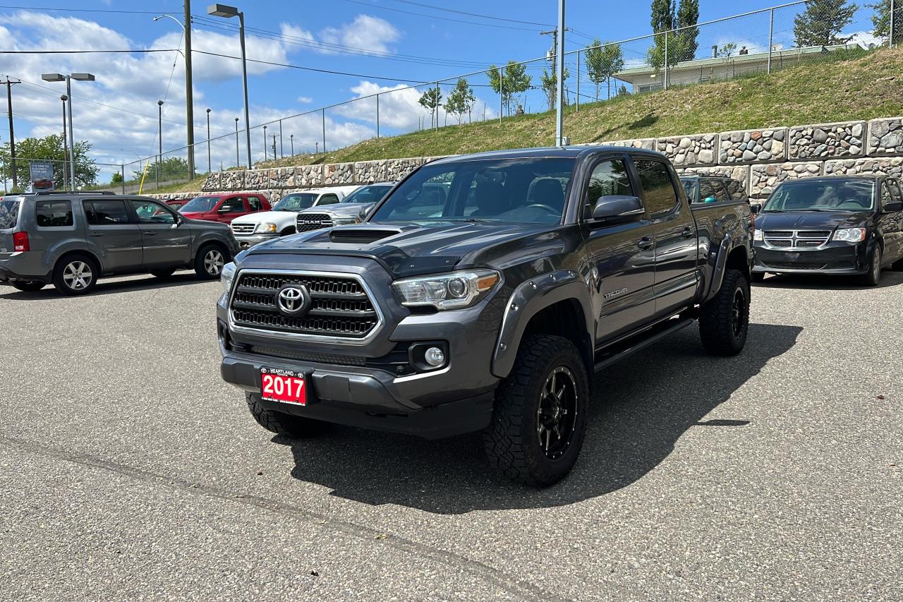 2017 Toyota Tacoma TRD UPGRADE Photo2