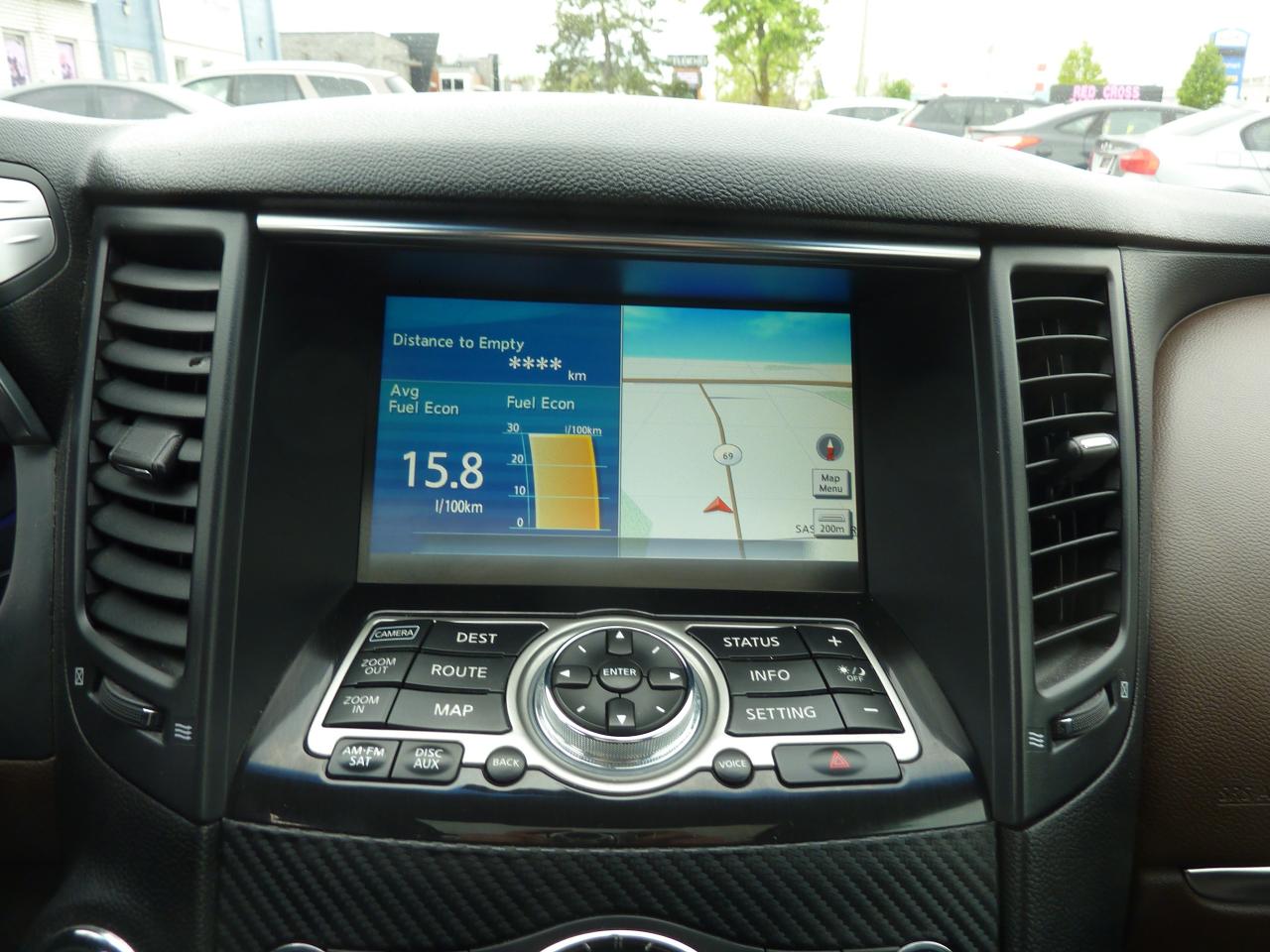 2010 Infiniti FX35  - Photo #10
