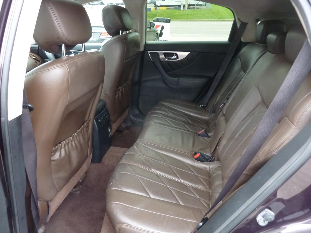 2010 Infiniti FX35  - Photo #12