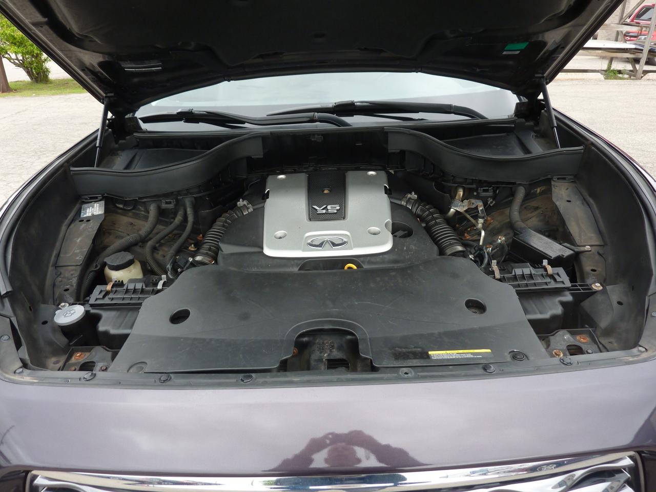 2010 Infiniti FX35  - Photo #21