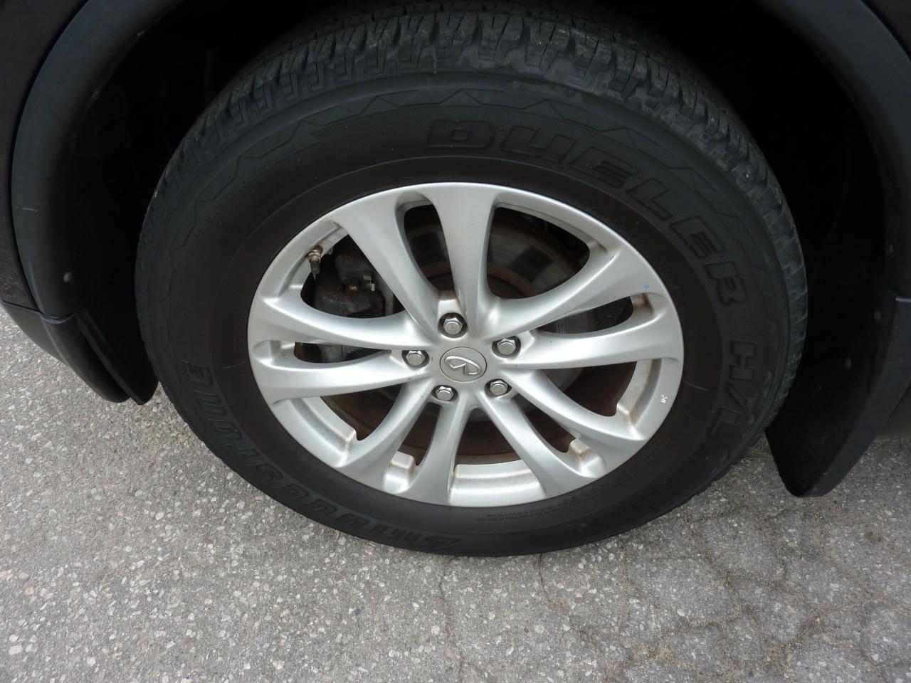 2010 Infiniti FX35  - Photo #23