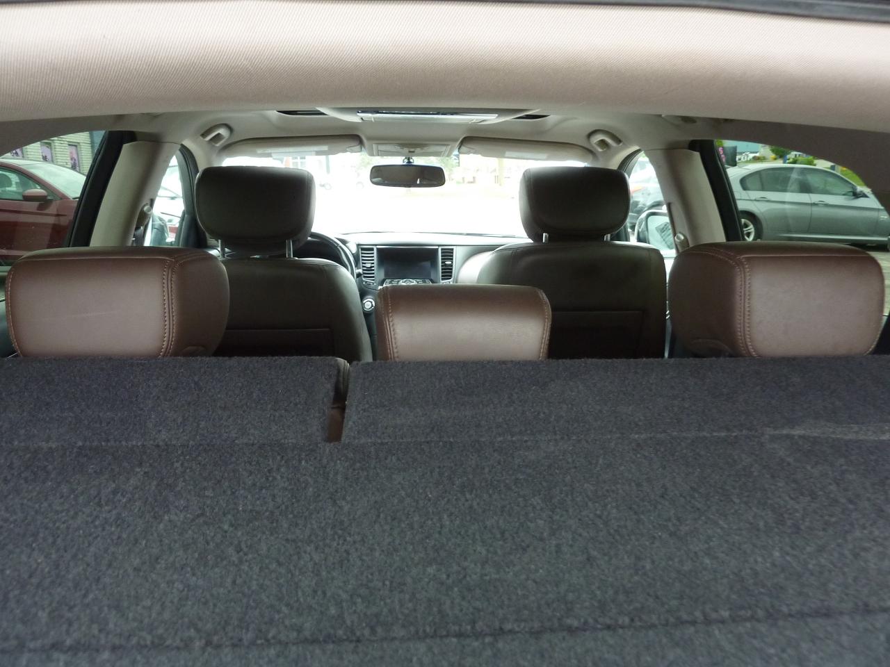 2010 Infiniti FX35  - Photo #19