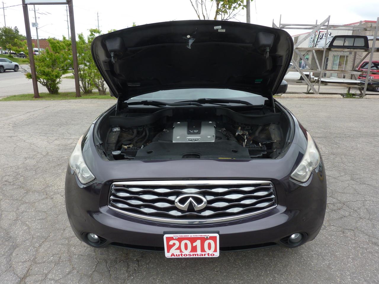 2010 Infiniti FX35  - Photo #22