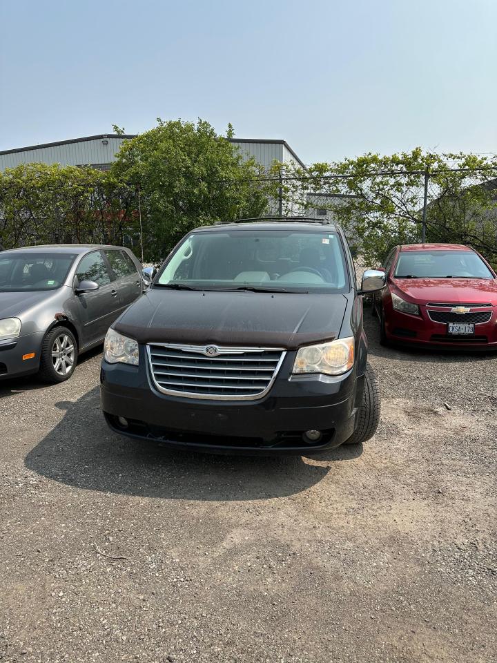 Used 2010 Chrysler Town & Country TOURING for sale in St. Thomas, ON