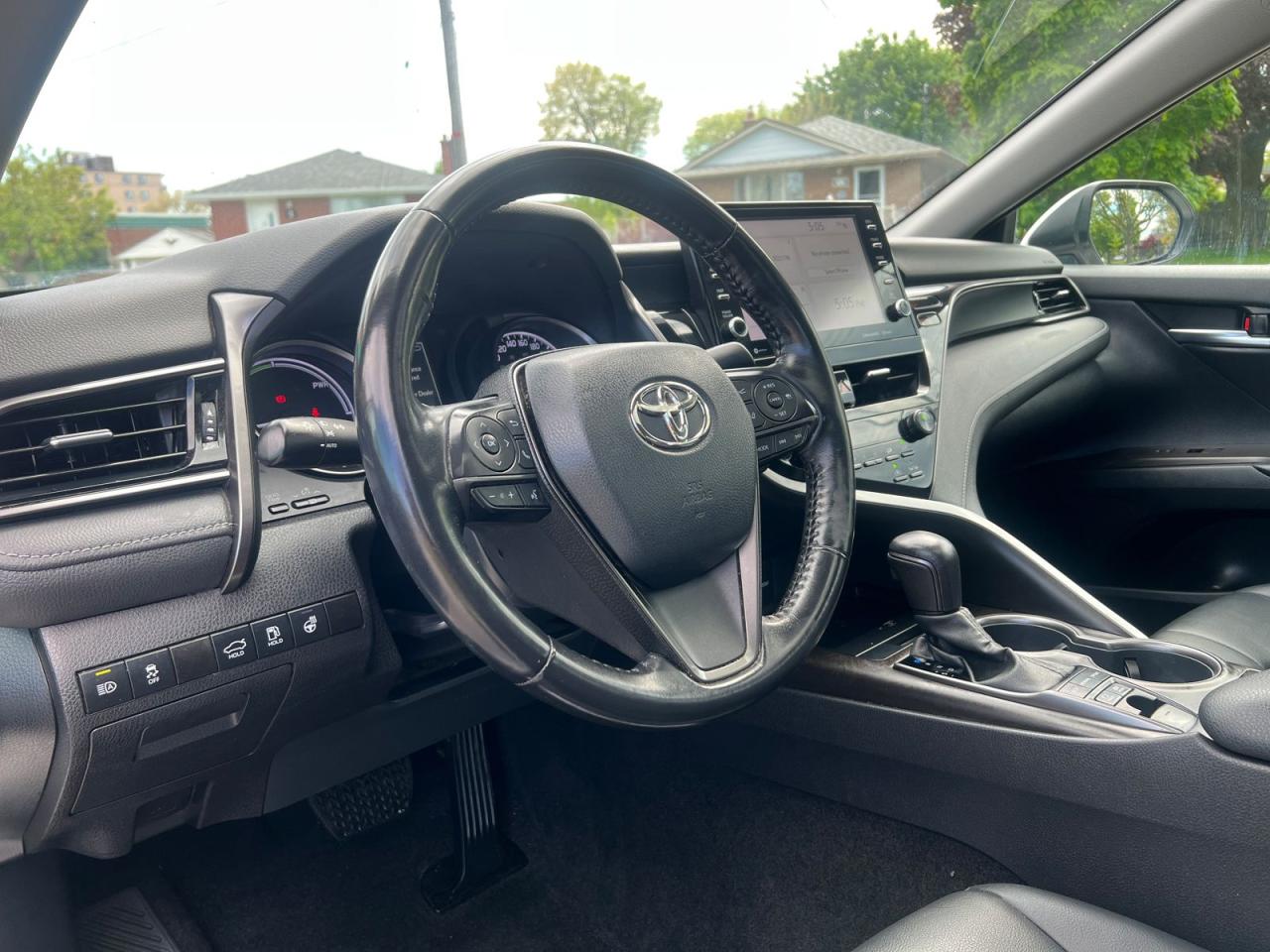 2022 Toyota Camry HYBRID SE - Photo #12