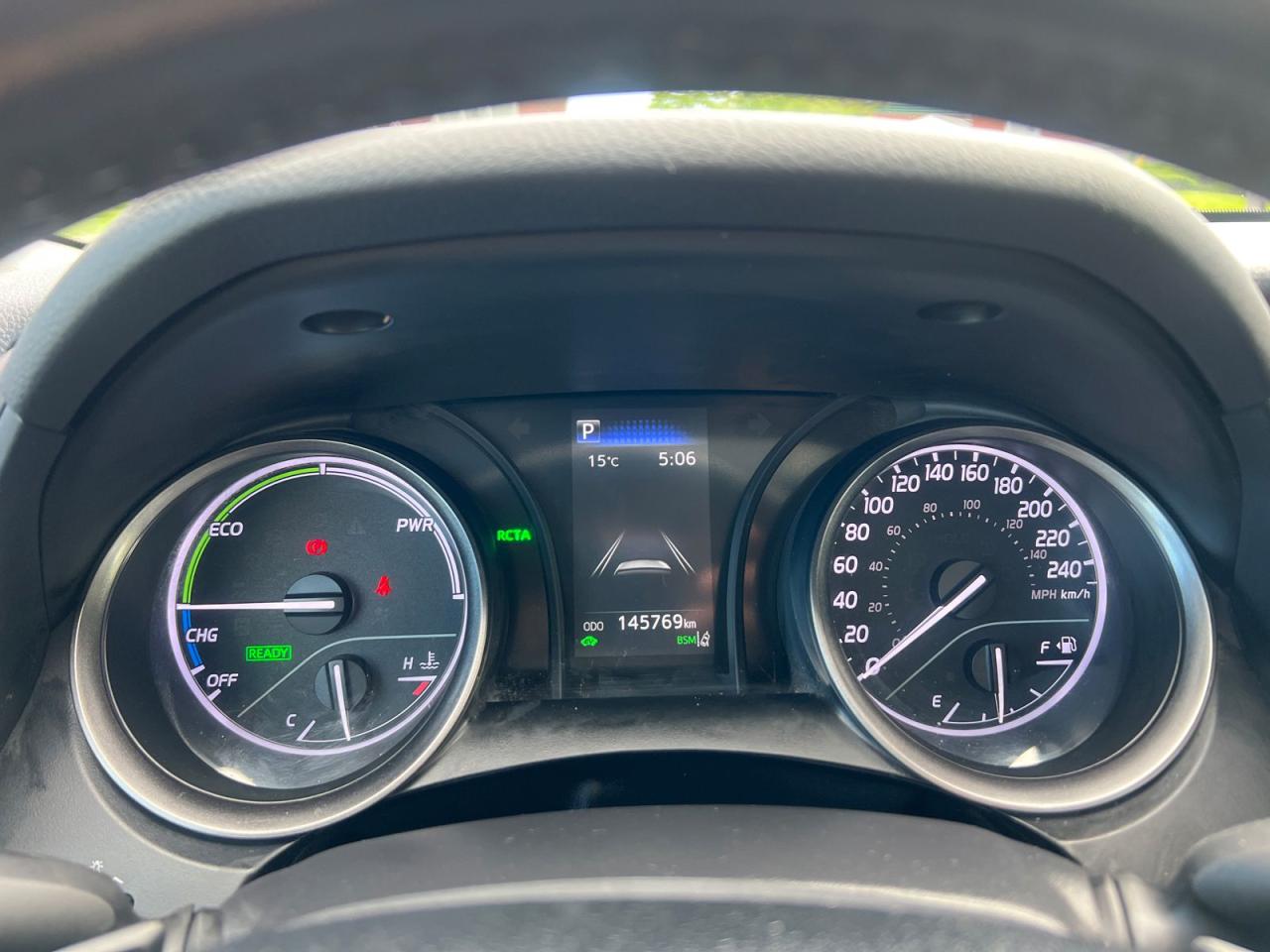 2022 Toyota Camry HYBRID SE - Photo #14