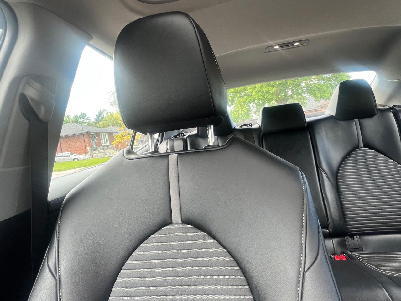 2022 Toyota Camry HYBRID SE - Photo #21