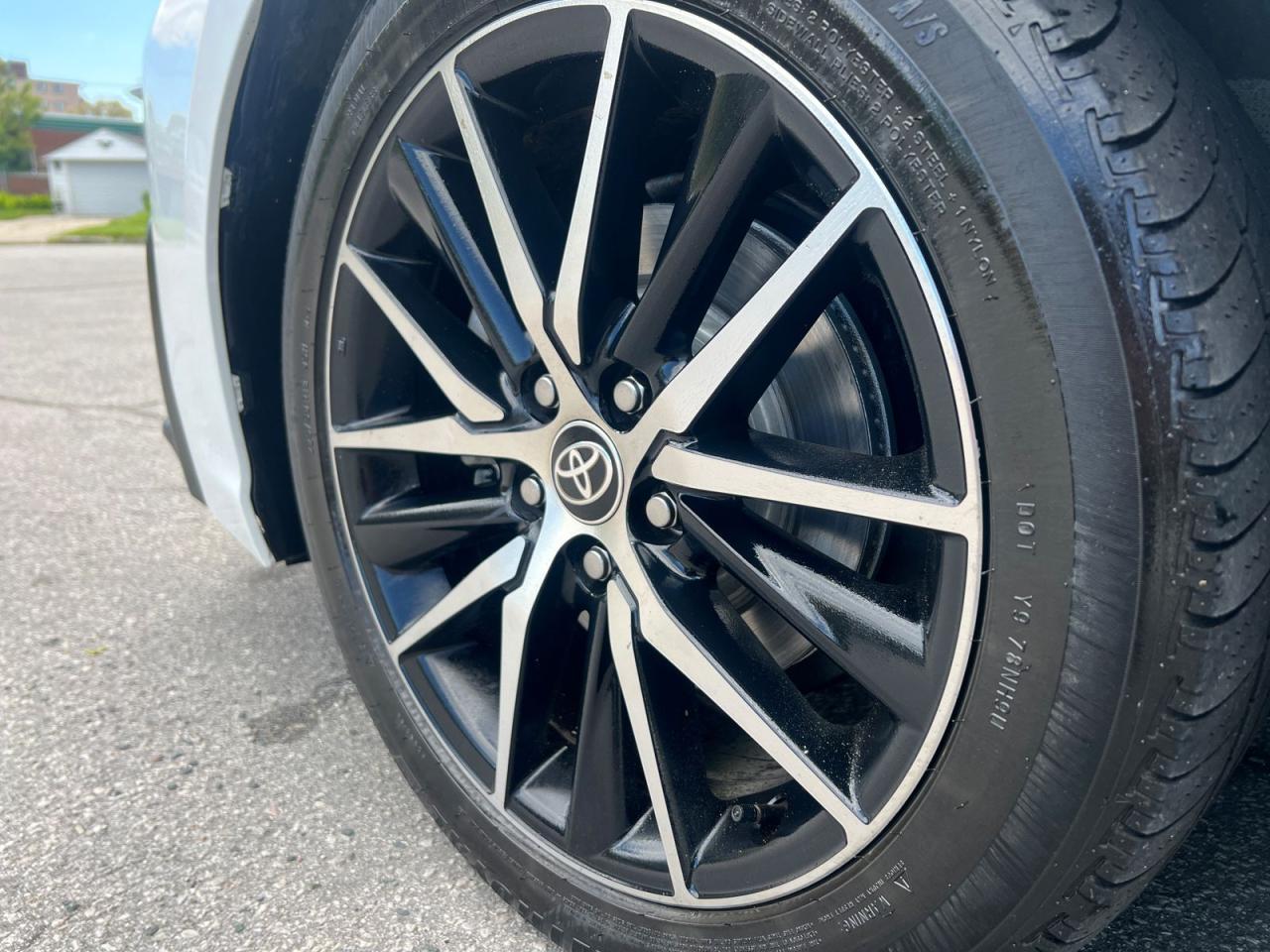 2022 Toyota Camry HYBRID SE - Photo #25