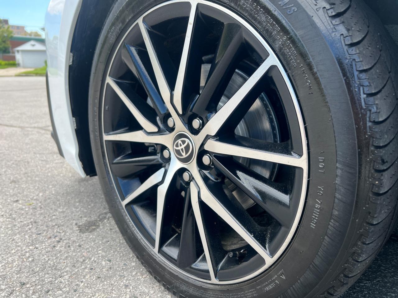2022 Toyota Camry HYBRID SE - Photo #25