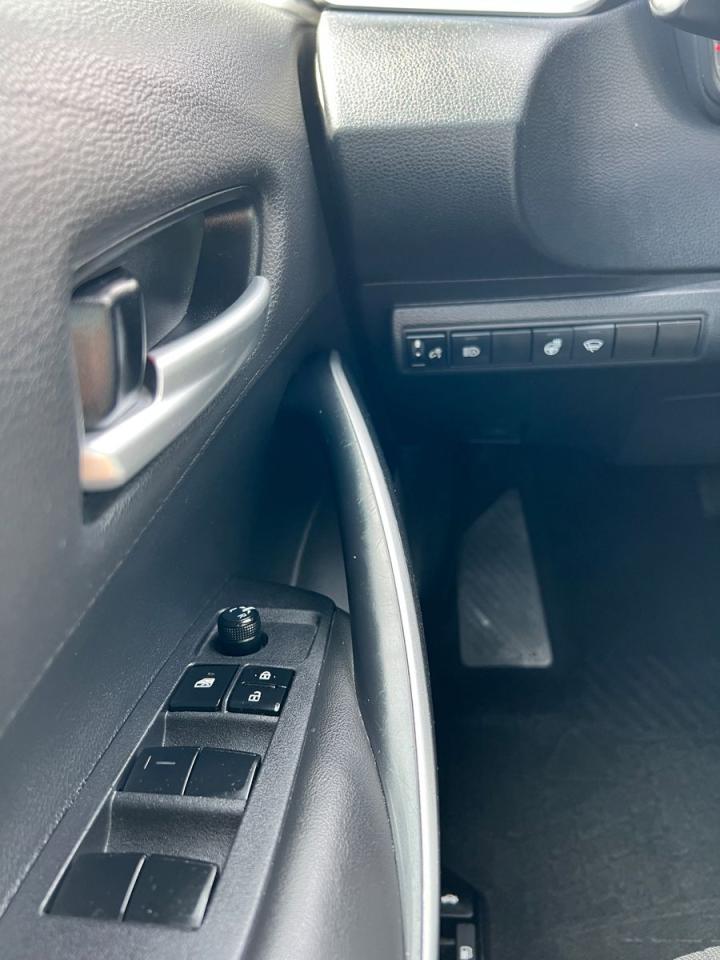 2020 Toyota Corolla SE - Photo #20