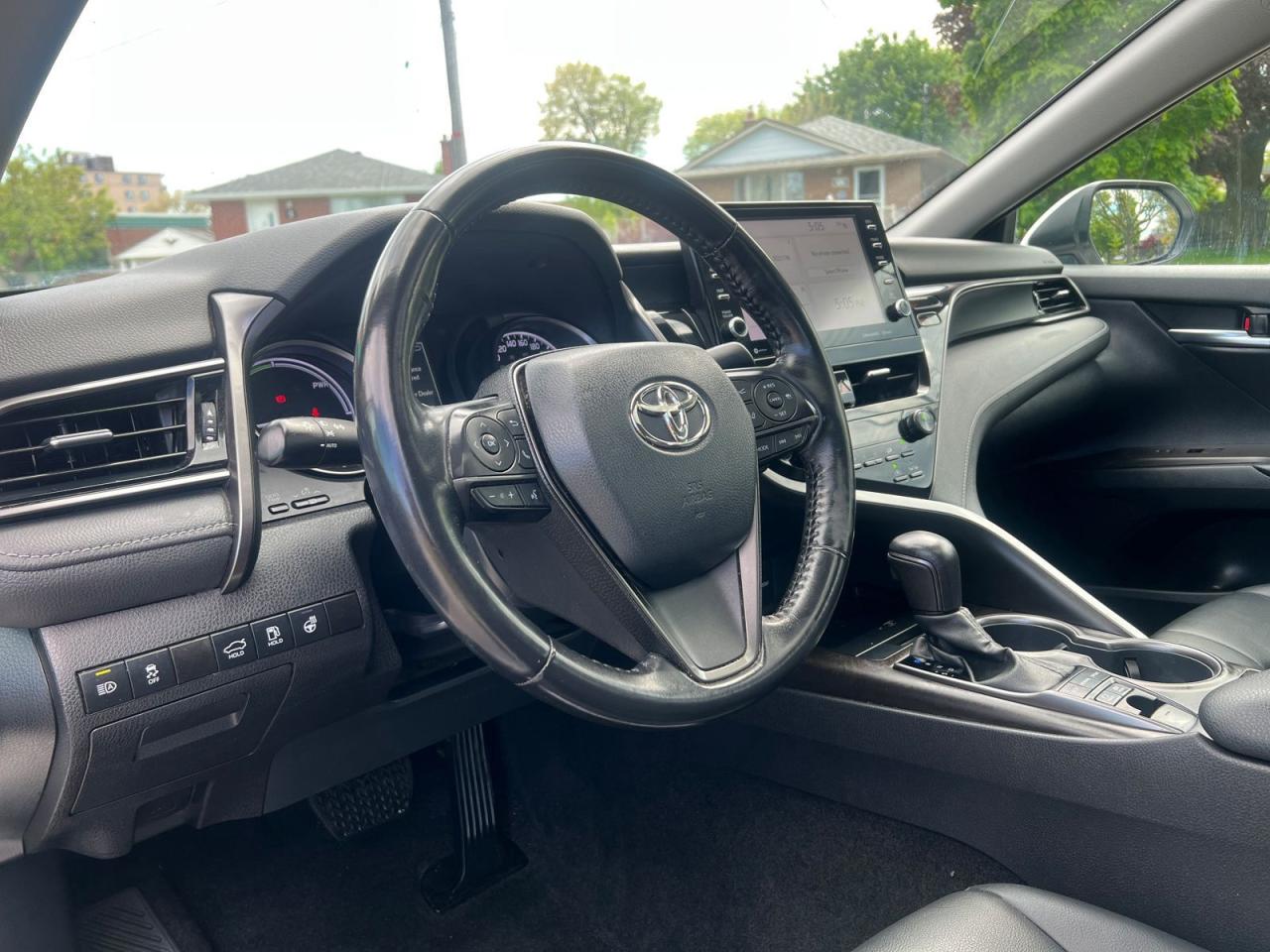 2022 Toyota Camry HYBRID SE - Photo #12