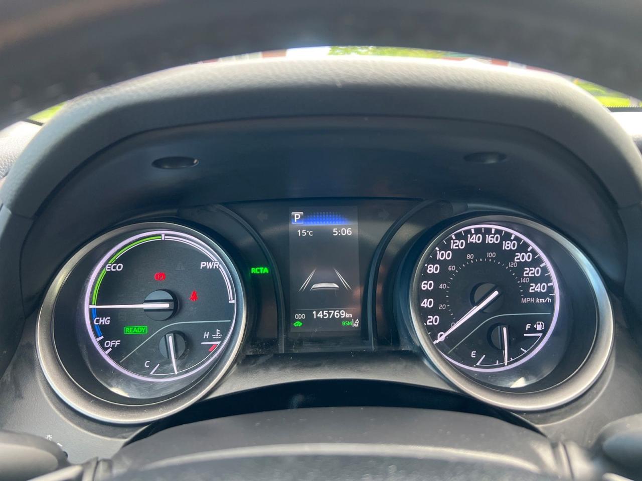 2022 Toyota Camry HYBRID SE - Photo #14