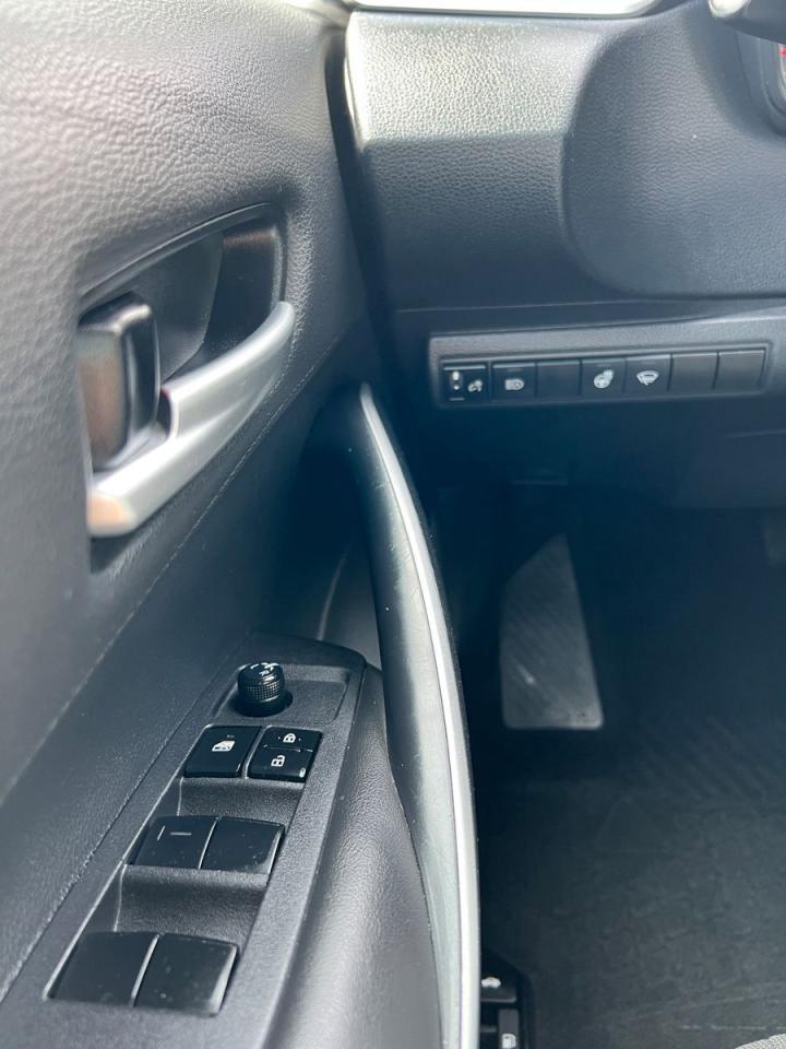 2020 Toyota Corolla SE - Photo #20
