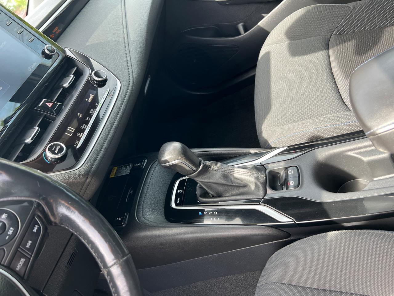 2020 Toyota Corolla SE CVT Photo