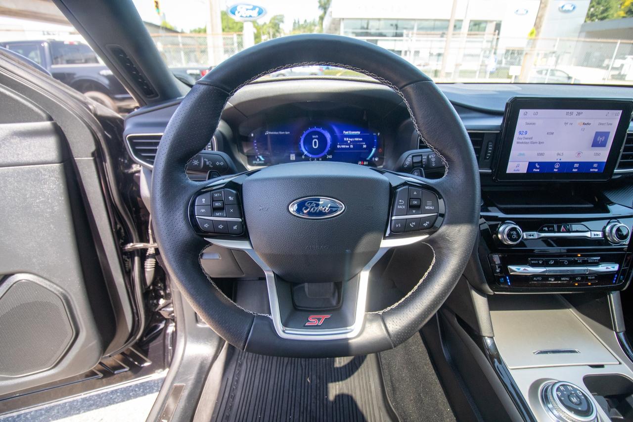 2022 Ford Explorer ST 4WD Photo5