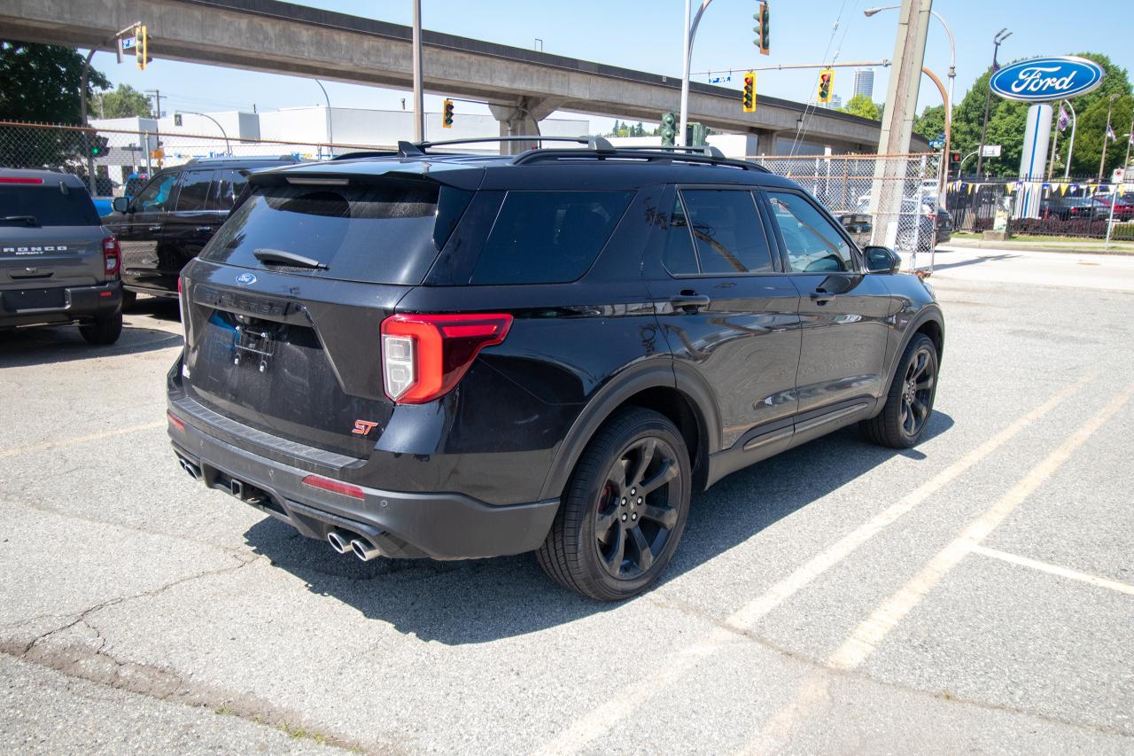2022 Ford Explorer ST 4WD Photo5