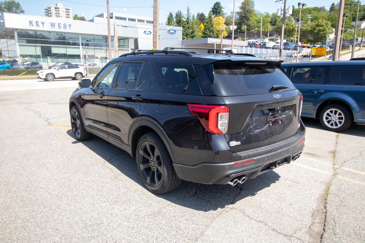 2022 Ford Explorer ST 4WD Photo5